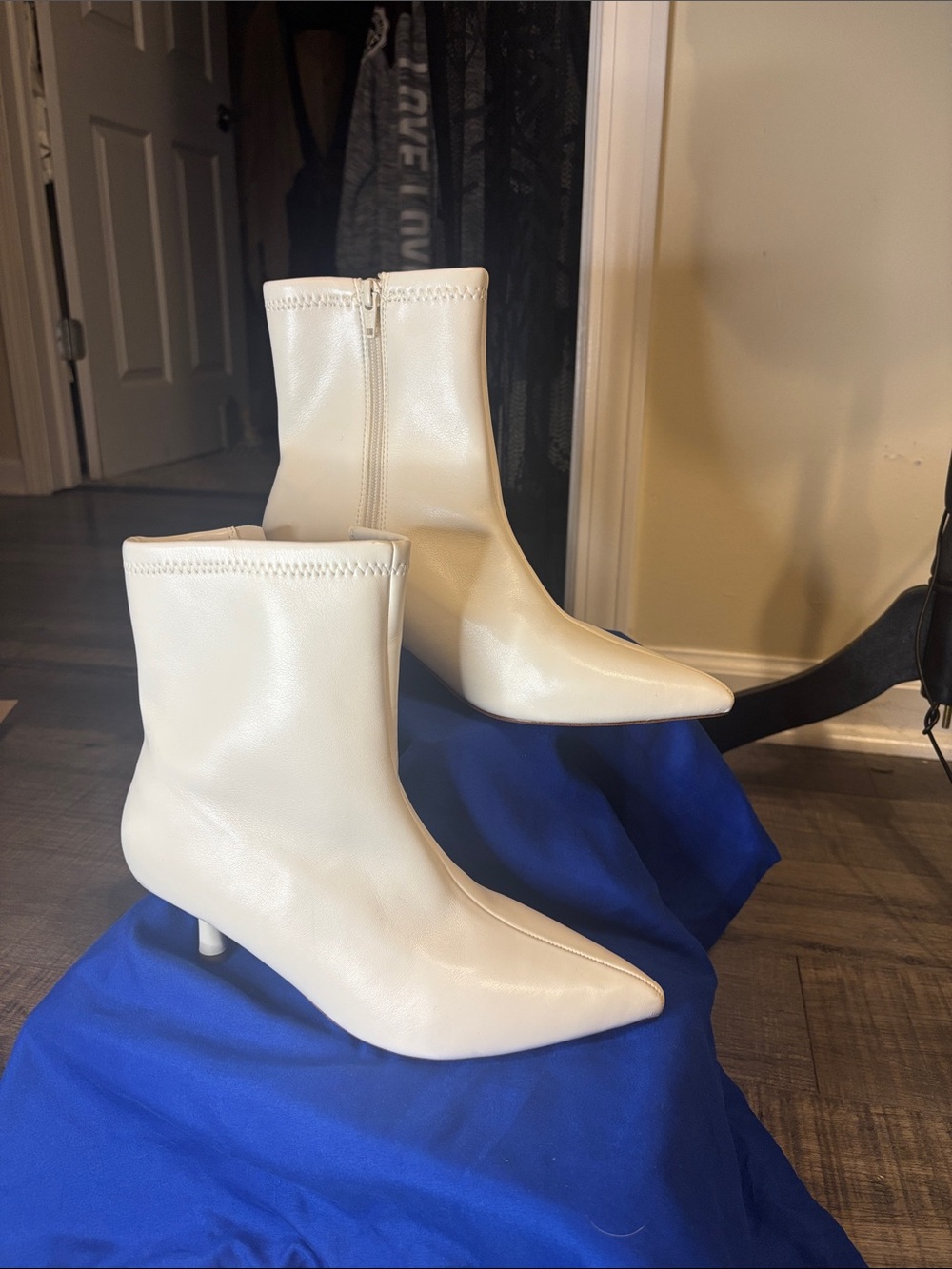 a new day Cream Pointed-Toe Ankle Booties with Kitten Heel